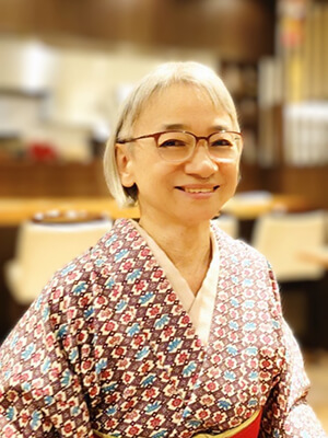 府金雅子